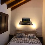 Familiar Con Jardín Y Piscina Сasa de vacaciones