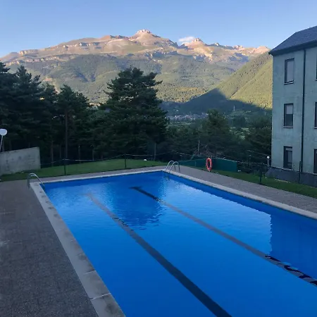 Familiar Con Jardín Y Piscina Сasa de vacaciones Villanúa