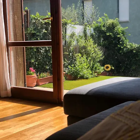 בית נופש Familiar Con Jardin Y Piscina *