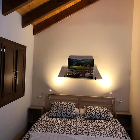 Familiar Con Jardín Y Piscina Сasa de vacaciones