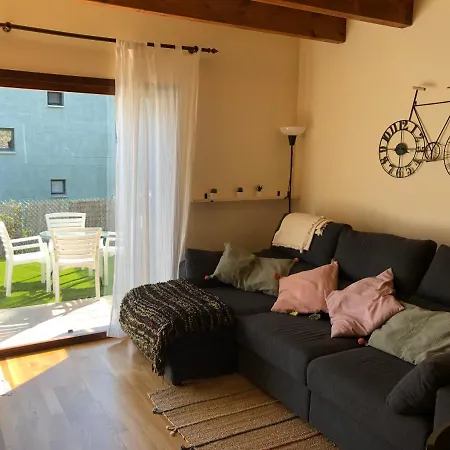 Familiar Con Jardín Y Piscina Сasa de vacaciones